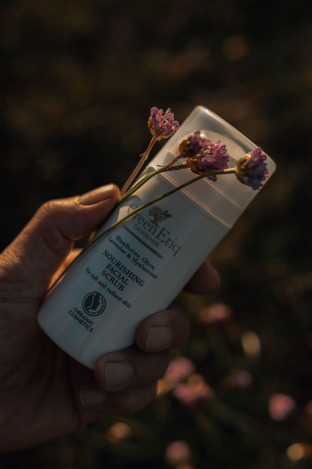 Nourishing Facial Scrub Mask